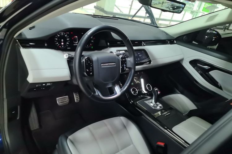 Used Land Rover Range Evoque 2020 249 PS R-DYNAMIC SE Sport Technology Edition Center Console