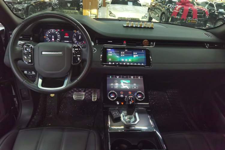 Used Land Rover Range Evoque 2020 249 PS R-DYNAMIC SE Sport Technology Edition Center Console