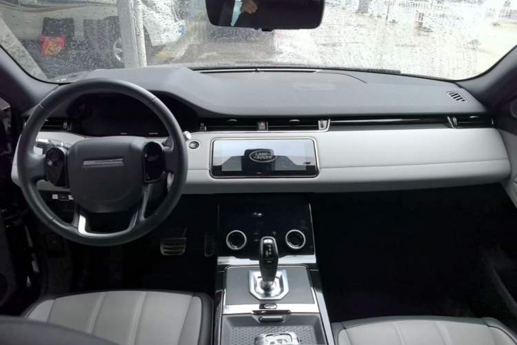 Used Land Rover Range Evoque 2020 249 PS R-DYNAMIC SE Sport Technology Edition Center Console