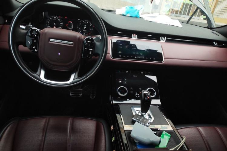 Used Land Rover Range Evoque 2020 249 PS R-DYNAMIC S Sport Edition Center Console