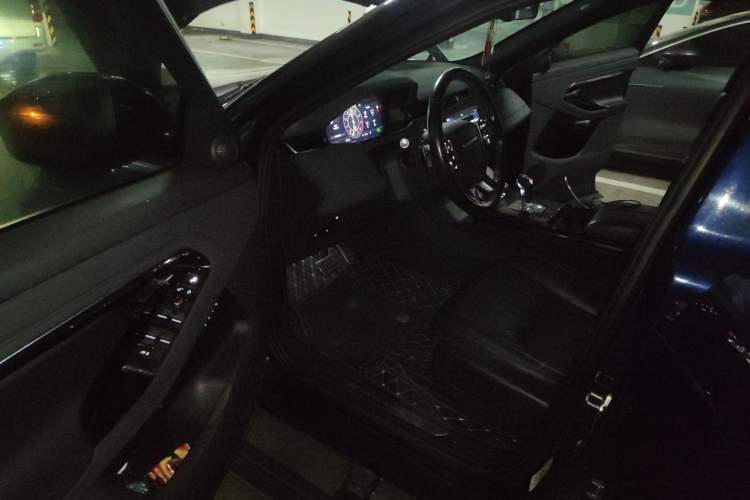 Used Land Rover Range Evoque 2020 249 PS R-DYNAMIC SE Sport Technology Edition Driver Seat