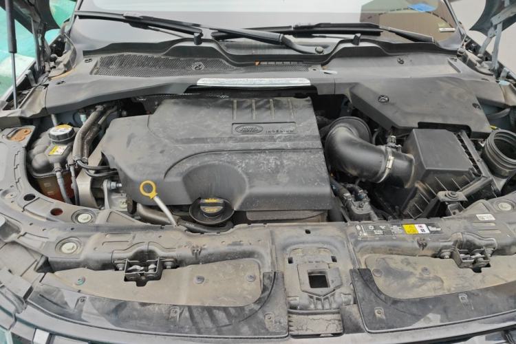 Used Land Rover Range Evoque 2020 249 PS R-DYNAMIC SE Sport Technology Edition Engine Bay