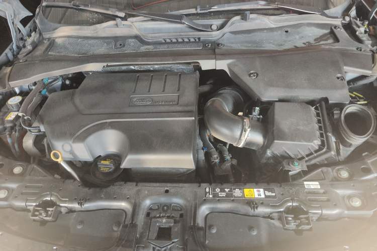 Used Land Rover Range Evoque 2020 249 PS R-DYNAMIC SE Sport Technology Edition Engine Bay