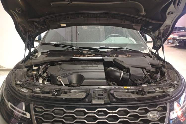 Used Land Rover Range Evoque 2020 249 PS R-DYNAMIC S Sport Edition Engine Bay