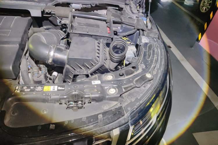 Used Land Rover Range Evoque 2020 249 PS R-DYNAMIC SE Sport Technology Edition Engine Bay Left