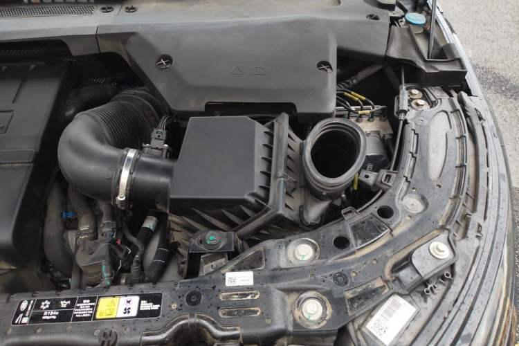 Used Land Rover Range Evoque 2020 249 PS R-DYNAMIC S Sport Edition Engine Bay Left
