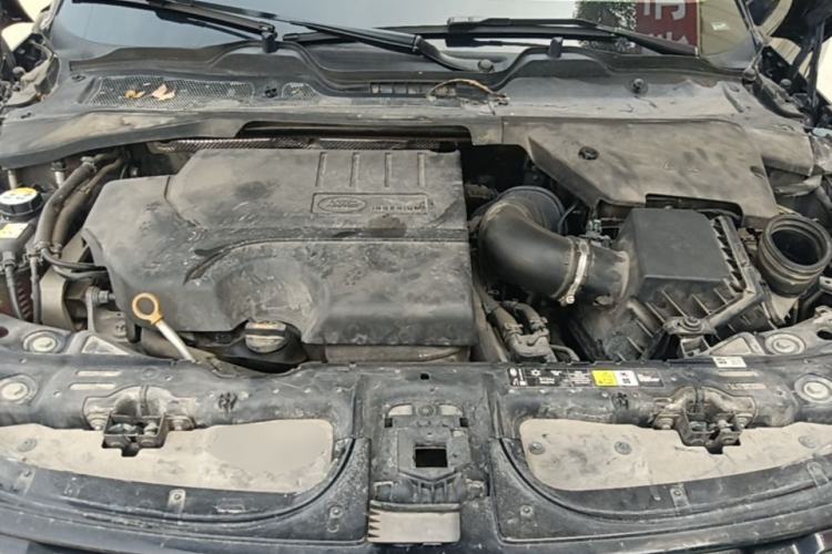 Used Land Rover Range Evoque 2020 249 PS R-DYNAMIC S Sport Edition Engine Bay