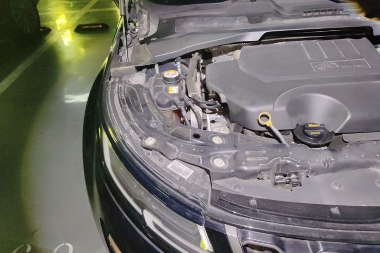 Used Land Rover Range Evoque 2020 249 PS R-DYNAMIC SE Sport Technology Edition Engine Bay Right