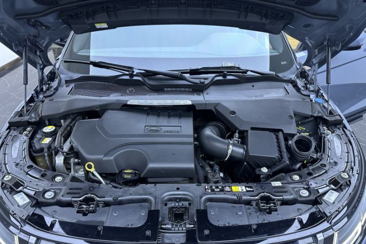 Used Land Rover Range Evoque 2020 249 PS R-DYNAMIC S Sport Edition Engine Bay