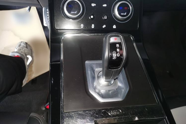 Used Land Rover Range Evoque 2020 249 PS R-DYNAMIC S Sport Edition Gear Lever