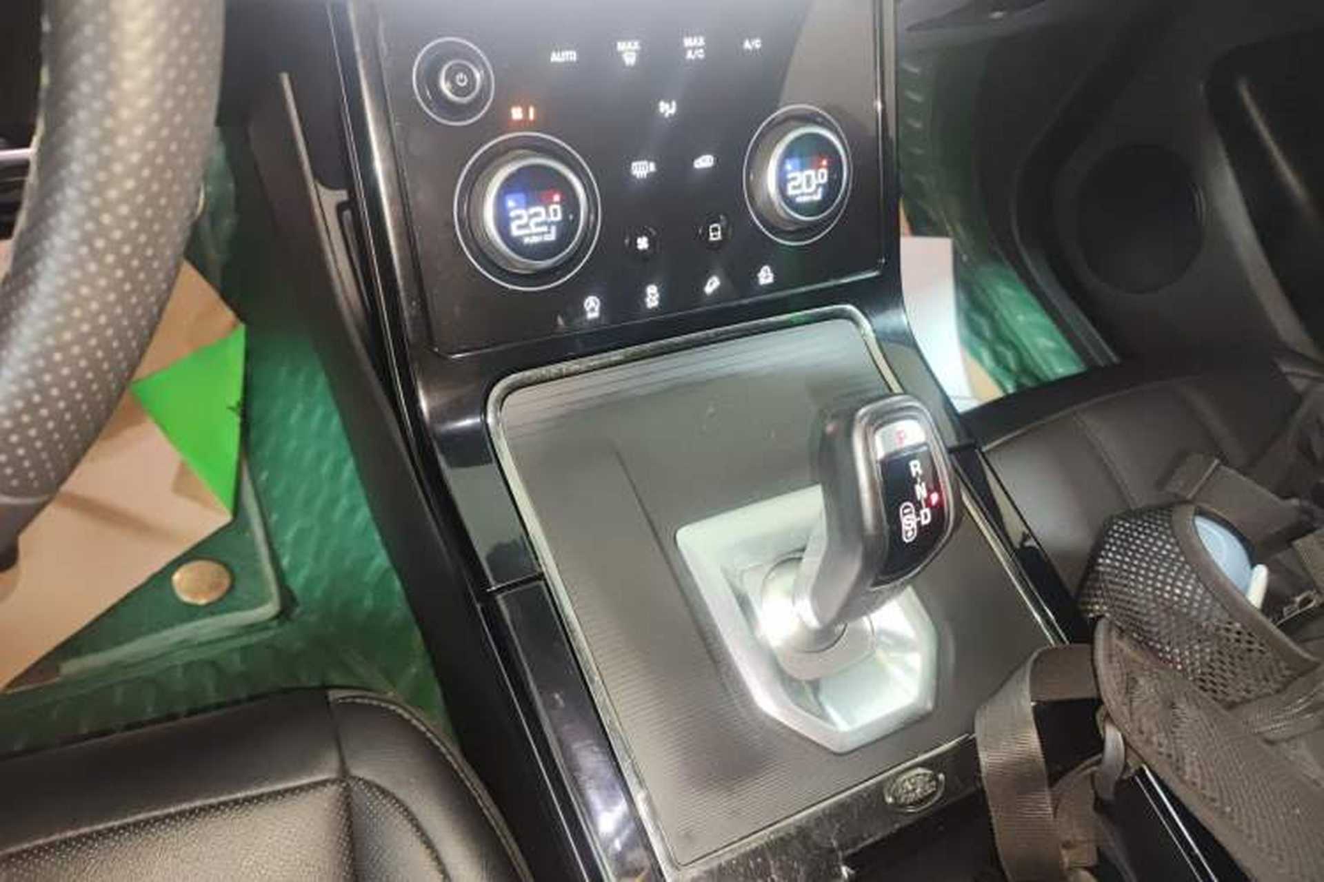 Used Land Rover Range Evoque 2020 249 PS R-DYNAMIC S Sport Edition Gear Lever