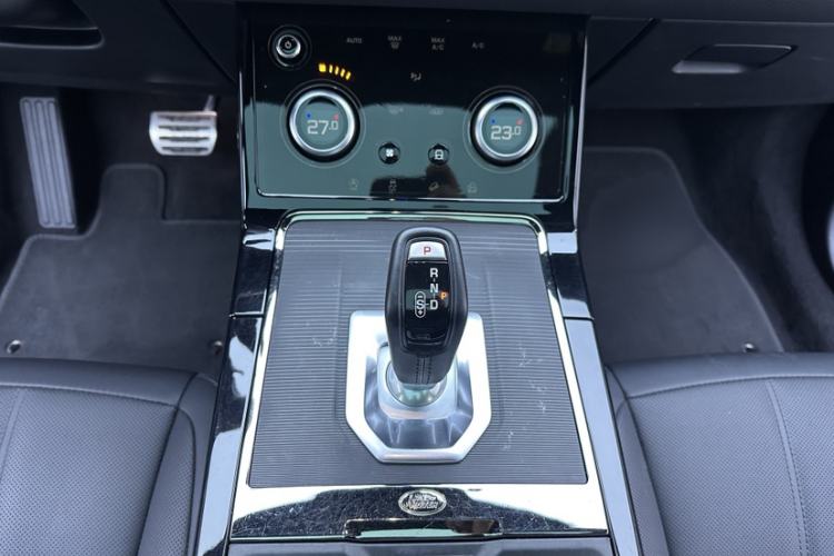 Used Land Rover Range Evoque 2020 249 PS R-DYNAMIC S Sport Edition Gear Lever