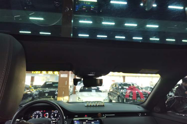 Used Land Rover Range Evoque 2020 249 PS R-DYNAMIC SE Sport Technology Edition Headliner
