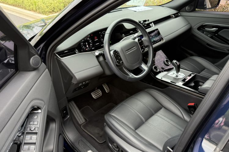 Used Land Rover Range Evoque 2020 249 PS R-DYNAMIC SE Sport Technology Edition Interior 12