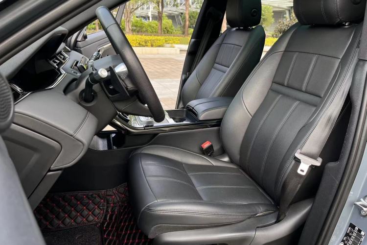 Used Land Rover Range Evoque 2020 249 PS R-DYNAMIC SE Sport Technology Edition Interior 2