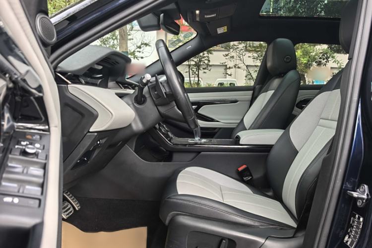 Used Land Rover Range Evoque 2020 249 PS R-DYNAMIC S Sport Edition Interior 4