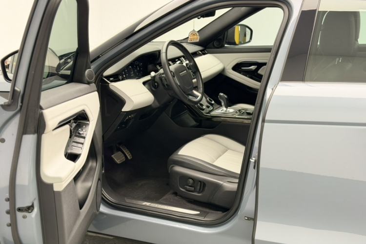 Used Land Rover Range Evoque 2020 249 PS R-DYNAMIC SE Sport Technology Edition Interior 4
