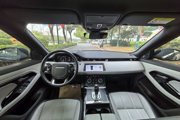 Used Land Rover Range Evoque 2020 249 PS R-DYNAMIC S Sport Edition Interior 5