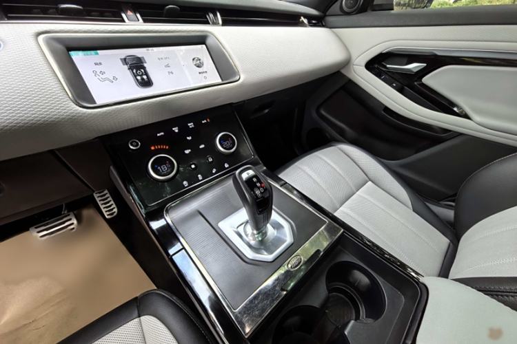 Used Land Rover Range Evoque 2020 249 PS R-DYNAMIC S Sport Edition Interior 6