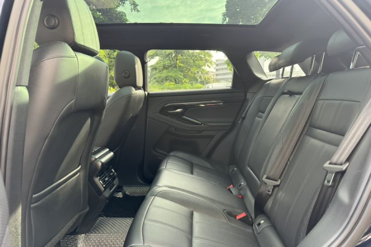 Used Land Rover Range Evoque 2020 249 PS R-DYNAMIC S Sport Edition Interior 6