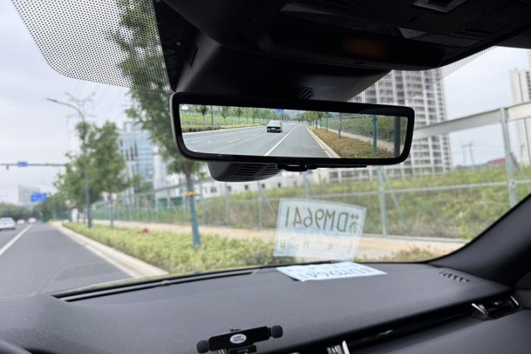 Used Land Rover Range Evoque 2020 249 PS R-DYNAMIC SE Sport Technology Edition Interior 9