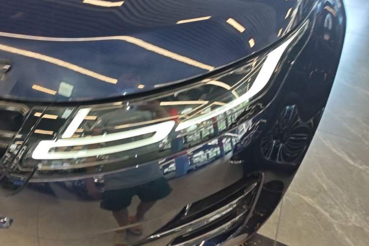 Used Land Rover Range Evoque 2020 249 PS R-DYNAMIC S Black Edition Sport Version Left Front Headlight