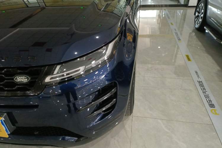 Used Land Rover Range Evoque 2020 249 PS R-DYNAMIC S Blackened Sport Technology Edition Left Front Headlight