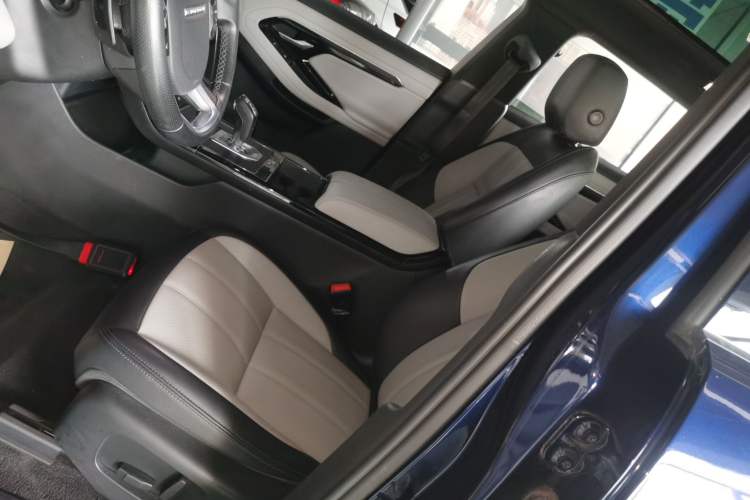 Used Land Rover Range Evoque 2020 249 PS R-DYNAMIC S Sport Edition Left Front Seat