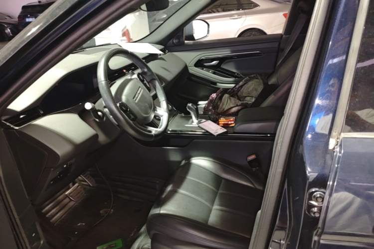 Used Land Rover Range Evoque 2020 249 PS R-DYNAMIC S Sport Edition Left Front Seat