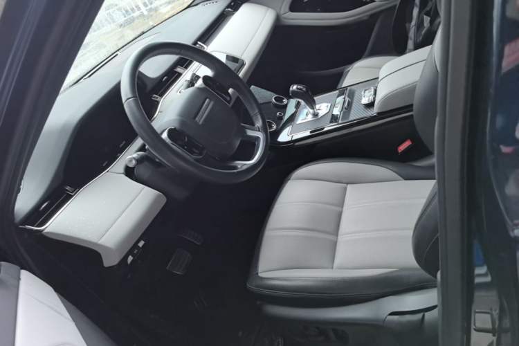 Used Land Rover Range Evoque 2020 249 PS R-DYNAMIC SE Sport Technology Edition Left Front Seat