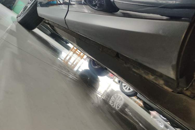 Used Land Rover Range Evoque 2020 249 PS R-DYNAMIC S Sport Edition Left Side Sill