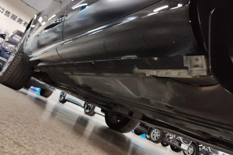 Used Land Rover Range Evoque 2020 249 PS R-DYNAMIC S Sport Edition Left Side Sill
