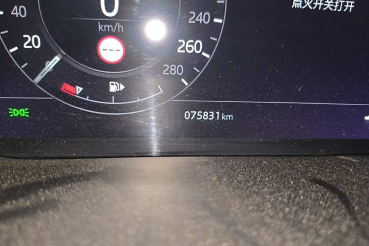 Used Land Rover Range Evoque 2020 249 PS R-DYNAMIC SE Sport Technology Edition Odometer Close Up