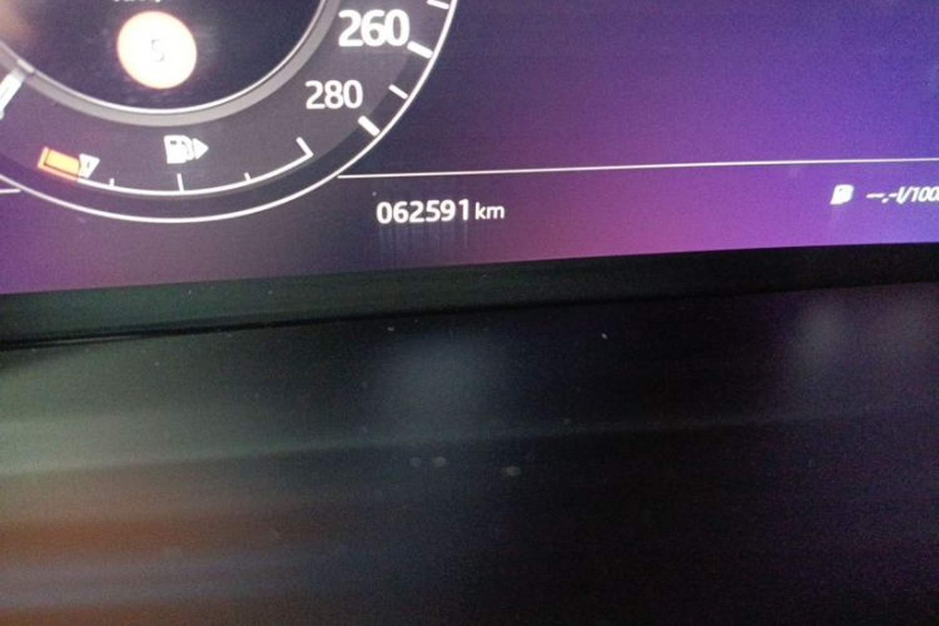 Used Land Rover Range Evoque 2020 249 PS Youth Edition Odometer Close Up