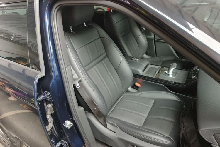 Used Land Rover Range Evoque 2020 249 PS R-DYNAMIC S Sport Edition Right Front Seat