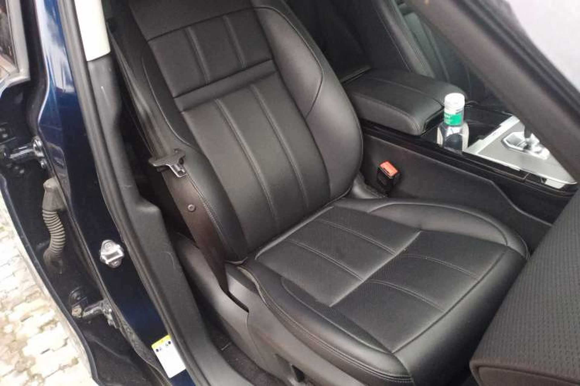 Used Land Rover Range Evoque 2020 249 PS Youth Edition Right Front Seat
