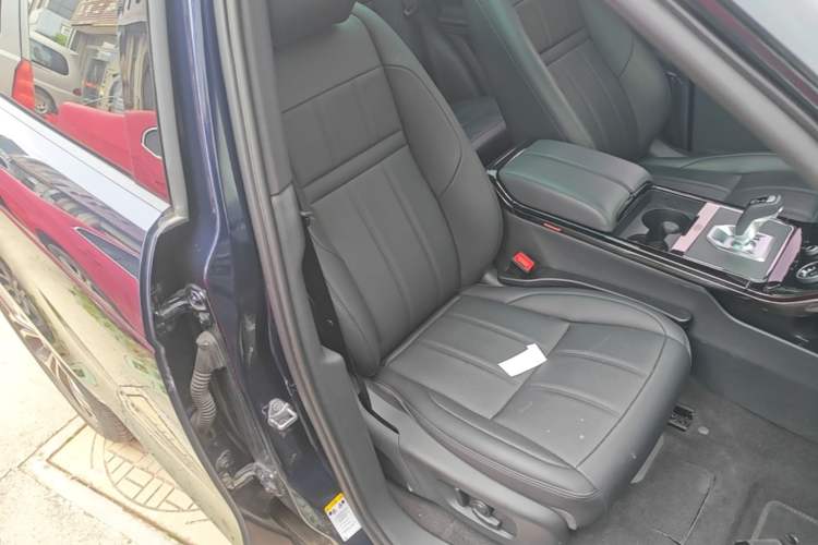 Used Land Rover Range Evoque 2020 249 PS R-DYNAMIC SE Sport Technology Edition Right Front Seat