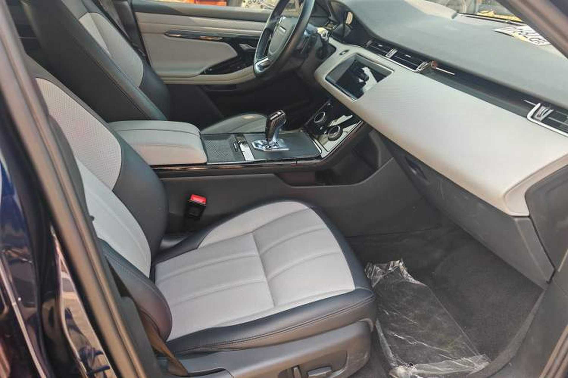 Used Land Rover Range Evoque 2020 249 PS R-DYNAMIC S Sport Edition Right Front Seat