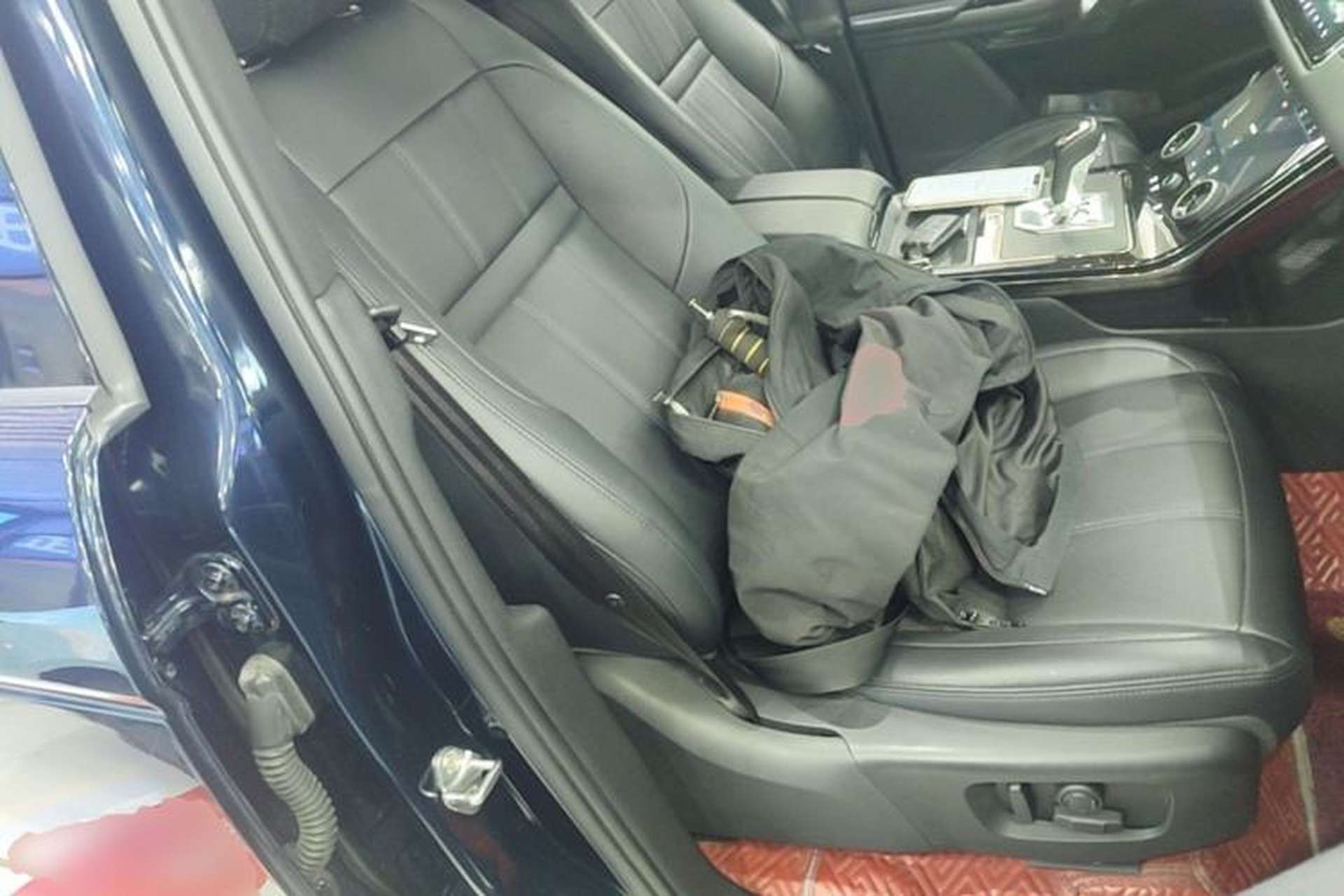 Used Land Rover Range Evoque 2020 249 PS R-DYNAMIC SE Sport Technology Edition Right Front Seat