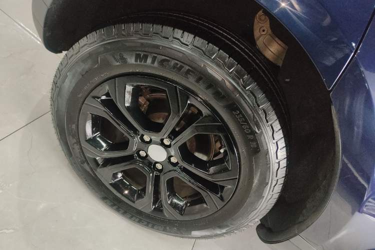 Used Land Rover Range Evoque 2020 249 PS R-DYNAMIC S Sport Edition Right Rear Wheel Hub