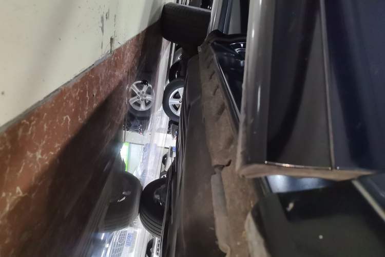 Used Land Rover Range Evoque 2020 249 PS R-DYNAMIC SE Sport Technology Edition Right Side Sill