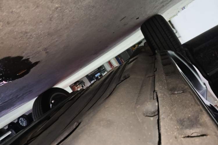 Used Land Rover Range Evoque 2020 249 PS R-DYNAMIC S Sport Edition Right Side Sill