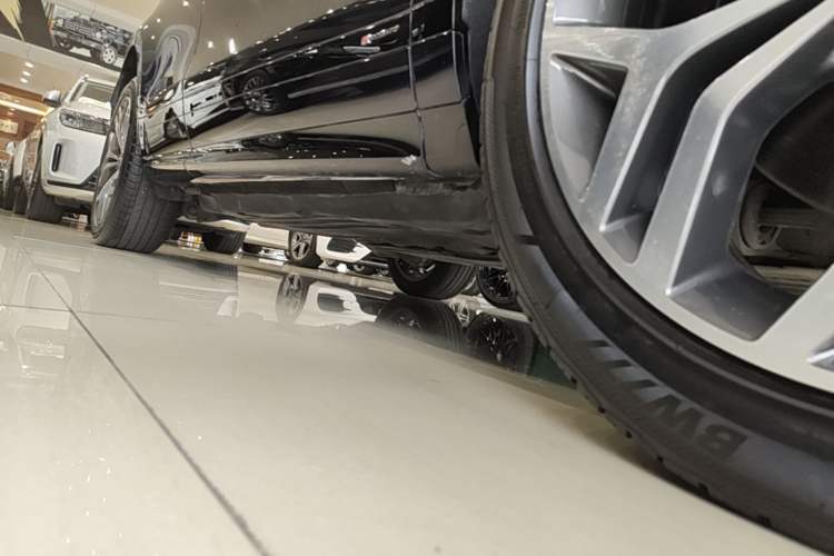 Used Land Rover Range Evoque 2020 249 PS R-DYNAMIC S Sport Edition Right Side Sill