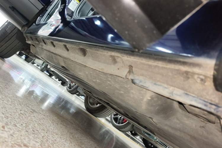 Used Land Rover Range Evoque 2020 249 PS R-DYNAMIC S Sport Edition Right Side Sill