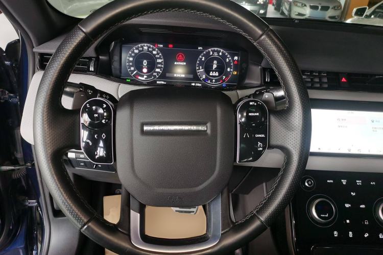 Used Land Rover Range Evoque 2020 249 PS R-DYNAMIC S Sport Edition Steering Wheel