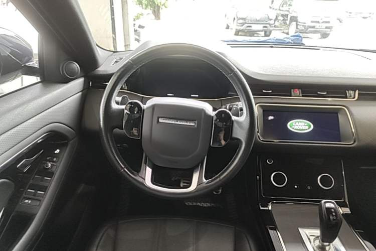 Used Land Rover Range Evoque 2020 249 PS R-DYNAMIC S Sport Edition Steering Wheel