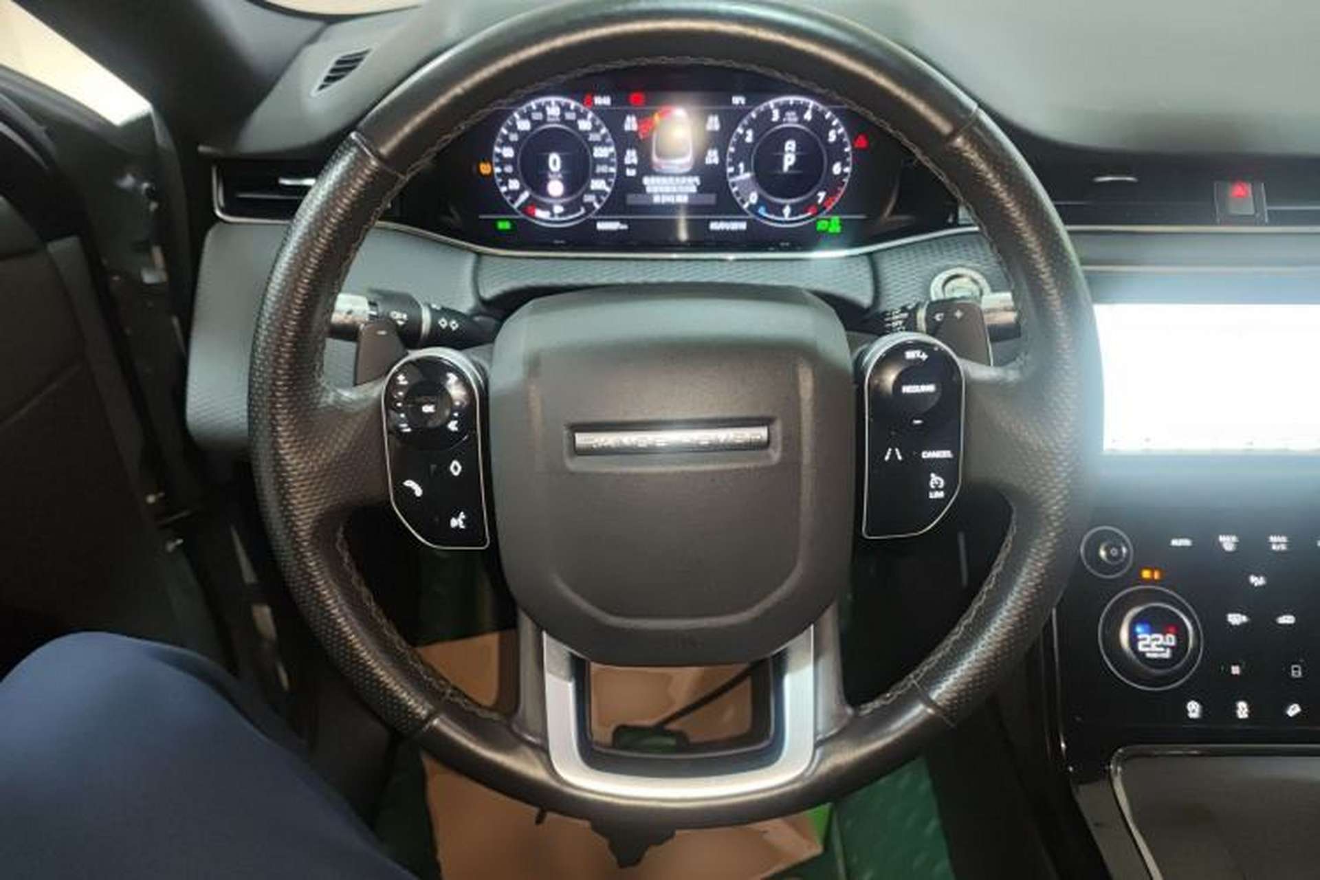 Used Land Rover Range Evoque 2020 249 PS R-DYNAMIC S Sport Edition Steering Wheel