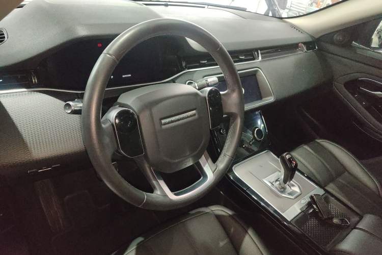 Used Land Rover Range Evoque 2020 249 PS R-DYNAMIC S Sport Edition Steering Wheel