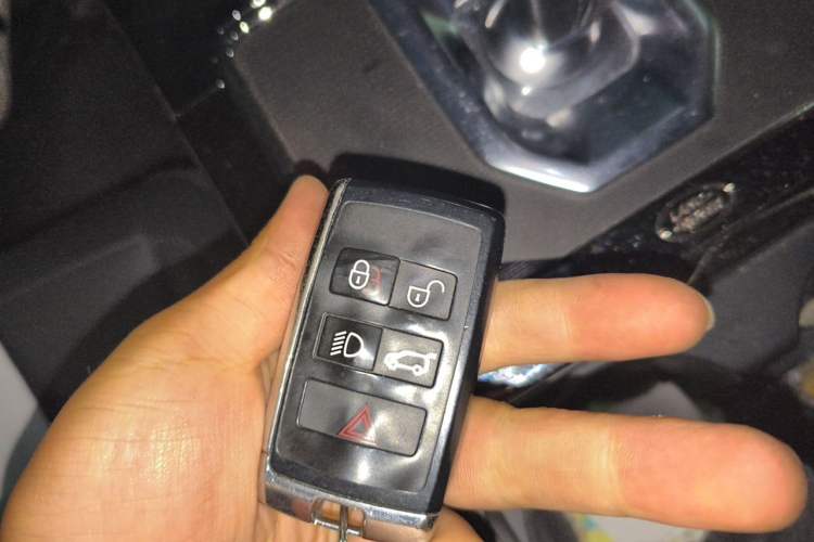 Used Land Rover Range Evoque 2020 249 PS R-DYNAMIC SE Sport Technology Edition Vehicle Key