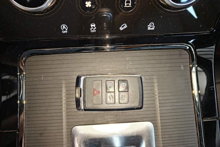 Used Land Rover Range Evoque 2020 249 PS R-DYNAMIC S Sport Edition Vehicle Key